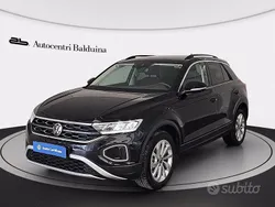 Nero perla Usata 2022 VW T-Roc Life SUV | 25.900 € (Buon prezzo)