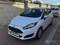 Bianco Usata 2015 Ford Fiesta Titanium Tre volumi | 5490 € (Buon prezzo)