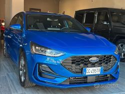 Blu Usata 2023 Ford Focus ST-Line Tre volumi | 20.800 € (Buon prezzo)