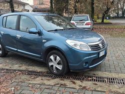 Blu Usata 2010 Dacia Duster Tre volumi | 3200 € (Super prezzo)