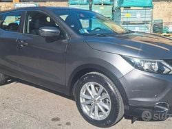 Grigio Usata 2015 Nissan Qashqai Acenta SUV | 9000 € (Buon prezzo)