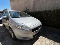 Grigio Usata 2006 Fiat Punto Due volumi | 3400 € (Molto cara)