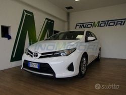 Bianco Usata 2014 Toyota Auris Tre volumi | 6900 €