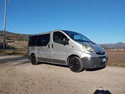 Grigio Usata 2006 Opel Vivaro Monovolume | 5000 € (Buon prezzo)