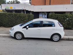 Bianco Usata 2013 Fiat Grande Punto Due volumi | 4700 € (Buon prezzo)