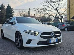 Bianco Usata 2019 Mercedes A180 Tre volumi | 20.600 € (Buon prezzo)
