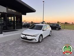 Bianco Usata 2020 VW Golf VII Life Tre volumi | 15.950 € (Buon prezzo)