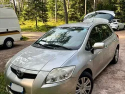 Usata 2007 Toyota Auris Due volumi | 2900 € (Ottimo prezzo)