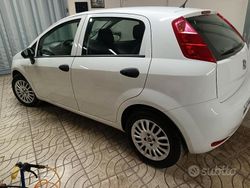 Bianco Usata 2018 Fiat Punto Tre volumi | 7500 €
