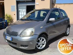 Oro Usata 2006 Toyota Yaris Sol Tre volumi | 1490 € (Buon prezzo)