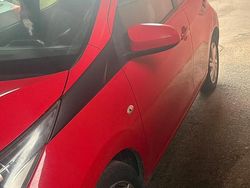 Rosso Usata 2016 Toyota Aygo Due volumi | 6900 € (Ottimo prezzo)