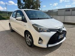 Bianco Usata 2014 Toyota Yaris Hybrid Active Tre volumi | 8800 € (Cara)