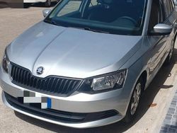 Grigio Usata 2015 Skoda Fabia Active Due volumi | 5500 € (Buon prezzo)