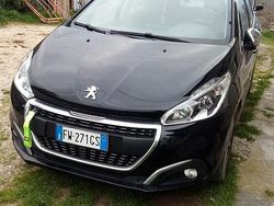Nero Usata 2019 Peugeot 208 Due volumi | 9500 €