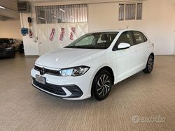Bianco Usata 2022 VW Polo Life Tre volumi | 17.800 € (Buon prezzo)