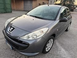 Grigio Usata 2012 Peugeot 206 Tre volumi | 2550 € (Buon prezzo)