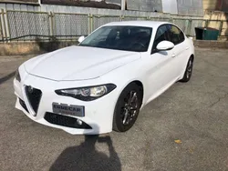 Bianco Usata 2016 Alfa Romeo Giulia Super Tre volumi | 16.500 € (Buon prezzo)