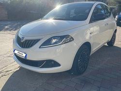 Bianco Usata 2022 Lancia Ypsilon Gold Due volumi | 10.490 € (Ottimo prezzo)