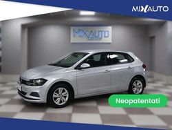 Argento Usata 2019 VW Polo Comfortline Tre volumi | 11.900 € (Buon prezzo)