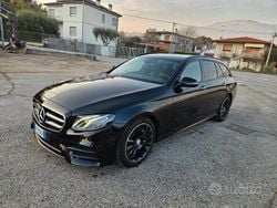 Nero Usata 2017 Mercedes E220 AMG Station wagon | 14.600 €
