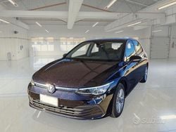 Nero Usata 2022 VW Golf Life Tre volumi | 19.150 € (Buon prezzo)