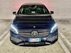 Blu Usata 2017 Mercedes A180 Premium Tre volumi | 16.000 € (Cara)