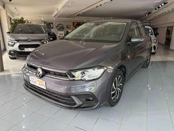 Grigio scuro met. Usata 2022 VW Polo Life Tre volumi | 13.950 € (Ottimo prezzo)