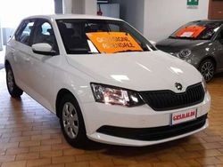 Bianco magnolia Usata 2018 Skoda Fabia Active Due volumi | 8900 € (Super prezzo)
