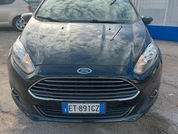 Nero Usata 2013 Ford Fiesta Due volumi | 4800 € (Buon prezzo)