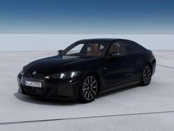 Black sapphire Nuova 2025 BMW i4 M Sport Tre volumi | 70.798 € (Cara)