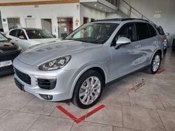 Grigio Usata 2017 Porsche Cayenne Platinum Edition SUV | 37.890 € (Cara)