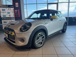 Grigio Usata 2021 Mini Cooper SE Due volumi | 19.900 € (Buon prezzo)