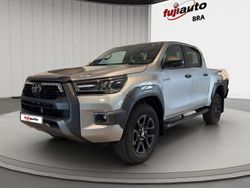 Deep silver metal Nuova 2025 Toyota HiLux Pick-up | 46.857 € (Buon prezzo)