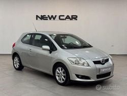 Grigio Usata 2007 Toyota Auris Sol Tre volumi | 3900 € (Buon prezzo)