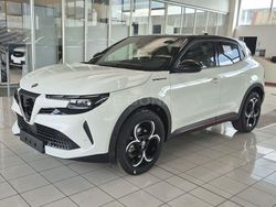 Bianco Nuova 2025 Alfa Romeo Junior Edizione Speciale SUV | 31.900 € (Cara)