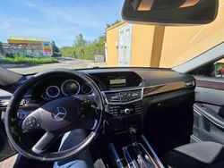 Grigio Usata 2010 Mercedes E220 Avantgarde Tre volumi | 12.000 € (Cara)