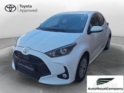 Bianco Usata 2022 Toyota Yaris Active Tre volumi | 14.500 € (Buon prezzo)