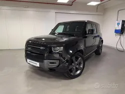 Santorini black Usata 2022 Land Rover Defender SUV | 89.900 € (Buon prezzo)