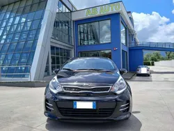 Nero Usata 2016 Kia Rio Tre volumi | 7600 € (Buon prezzo)