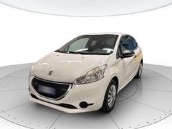 Bianco Usata 2012 Peugeot 208 Active Due volumi | 5300 € (Buon prezzo)