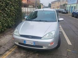 Usata 2001 Ford Focus Ghia Station wagon | 1600 € (Buon prezzo)