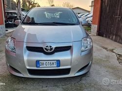 Grigio Usata 2007 Toyota Auris Sol Tre volumi | 3000 € (Buon prezzo)