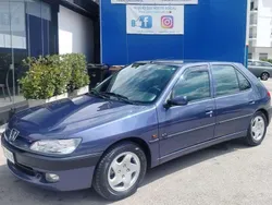 Blu/azzurro Usata 1998 Peugeot 306 | 2700 €