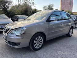 Grigio Usata 2009 VW Polo Tre volumi | 2500 € (Buon prezzo)