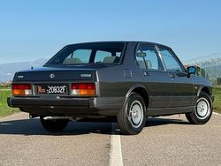 Bronzo Usata 1984 Alfa Romeo Alfetta Quadrifoglio Tre volumi | 19.500 €