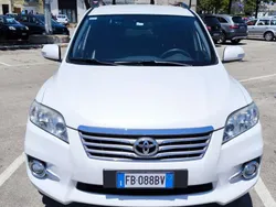 Bianco Usata 2011 Toyota RAV4 Executive SUV | 7900 € (Buon prezzo)