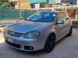 Usata 2004 VW Golf IV Sportline Tre volumi | 2950 € (Ottimo prezzo)