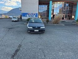 Nero Usata 1997 Renault Laguna Tre volumi | 500 €
