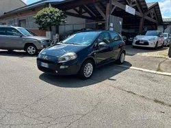 Nero Usata 2015 Fiat Punto Young Due volumi | 5990 € (Buon prezzo)