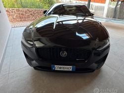 Nero Usata 2020 Jaguar XE R-Dynamic Tre volumi | 25.000 € (Molto cara)